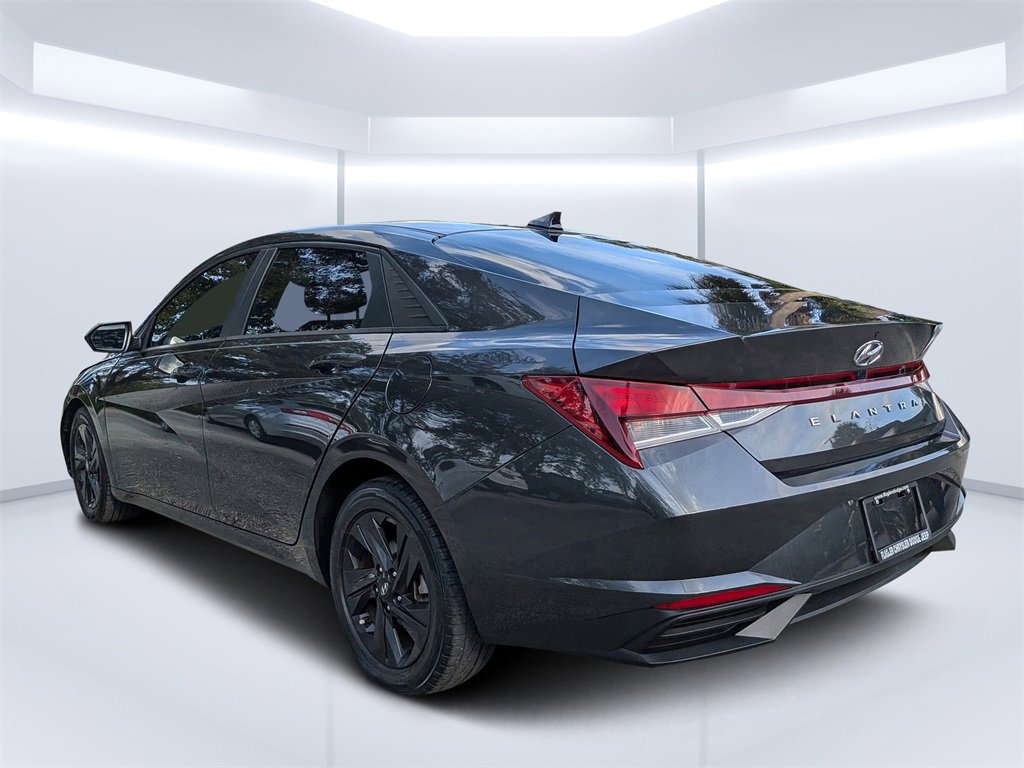 Used 2022 Hyundai Elantra SEL image 5