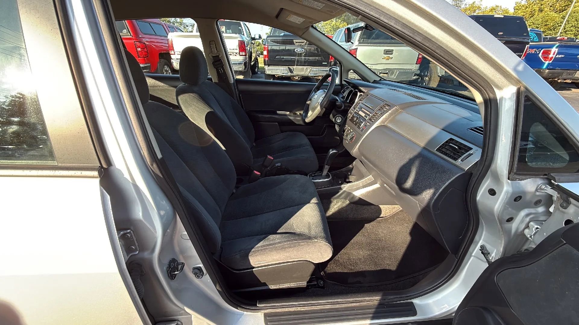 Used 2010 Nissan Versa 1.8 S w/ PWR Plus Pkg image 17