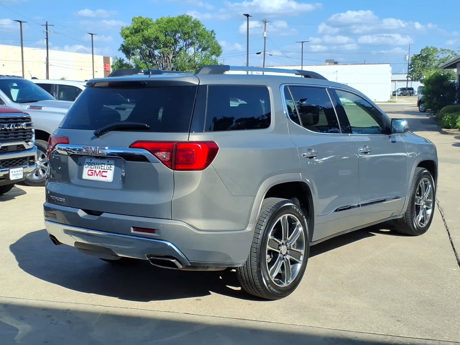 Certified 2019 GMC Acadia Denali w/ Technology Package FWD image 32