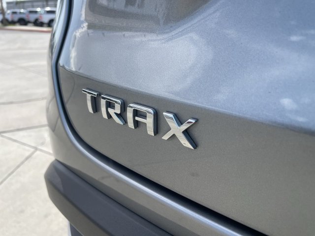 Used 2025 Chevrolet Trax LT FWD image 30