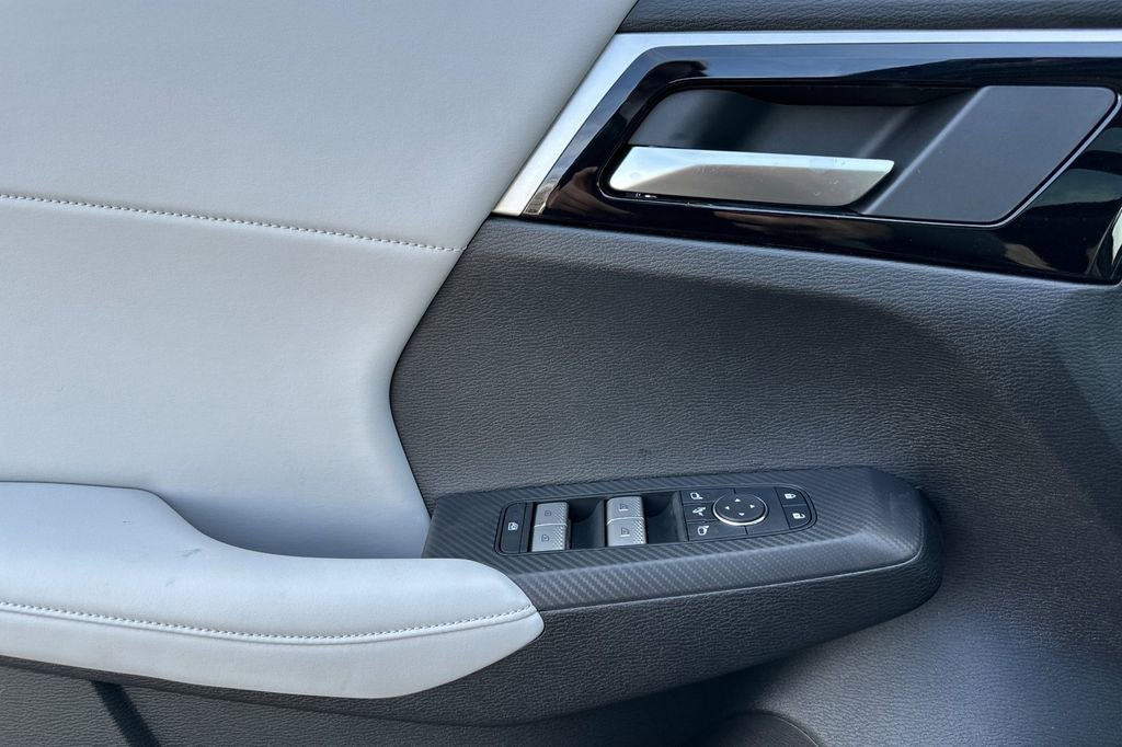 New 2026 Mitsubishi Outlander SE AWD/4WD image 11