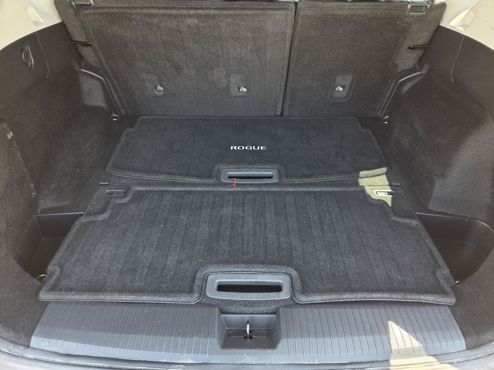 Used 2023 Nissan Rogue SL FWD image 15
