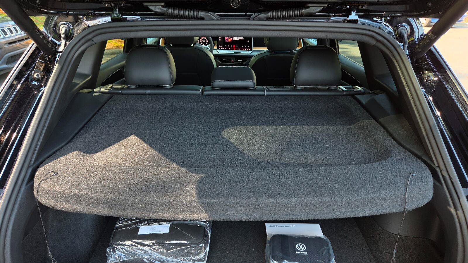 New 2026 Volkswagen Tiguan SEL R-Line AWD/4WD image 64