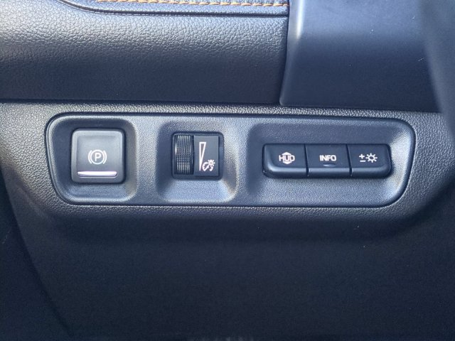 Used 2023 GMC Acadia AT4 w/ Technology Package AWD/4WD image 25