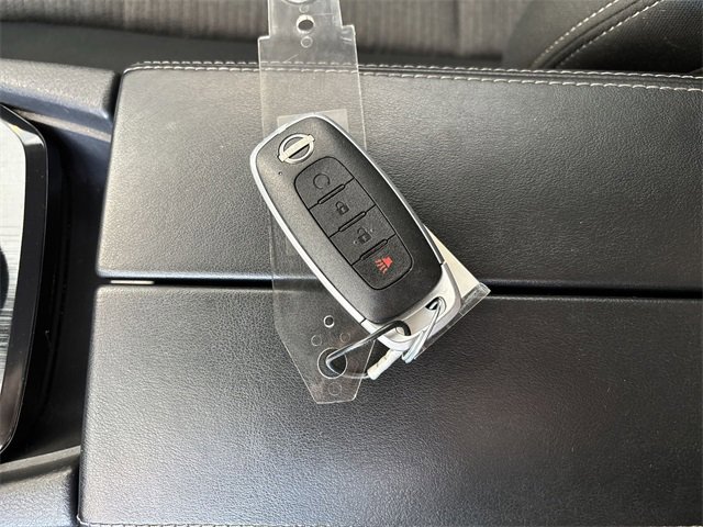 Used 2023 Nissan Rogue SV image 29