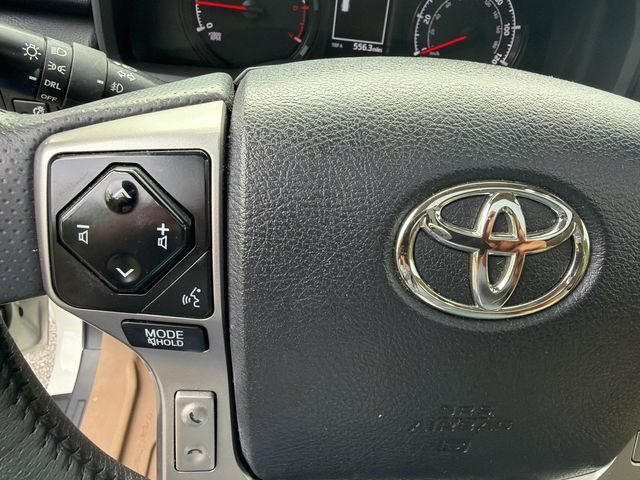 Used 2022 Toyota 4Runner SR5 Premium w/ Moonroof Package RWD image 31