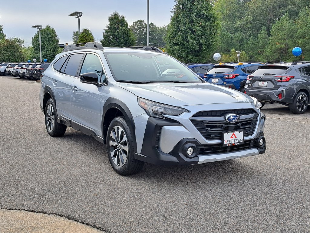 Used 2025 Subaru Outback Limited AWD/4WD image 4