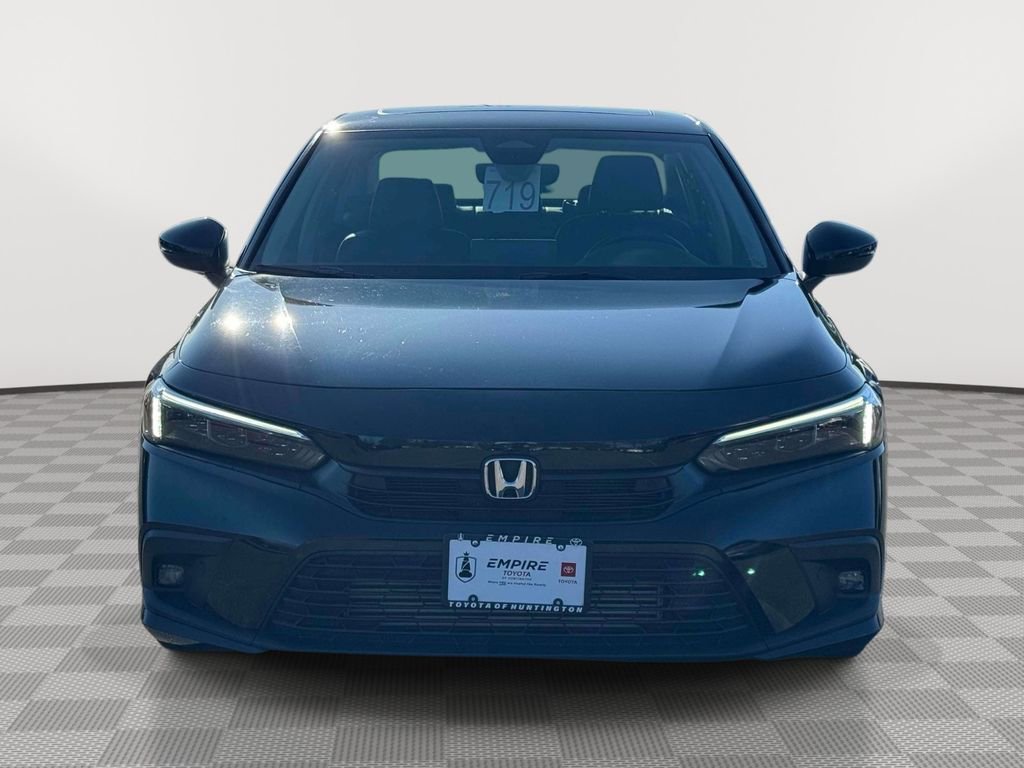 Used 2022 Honda Civic Touring image 2