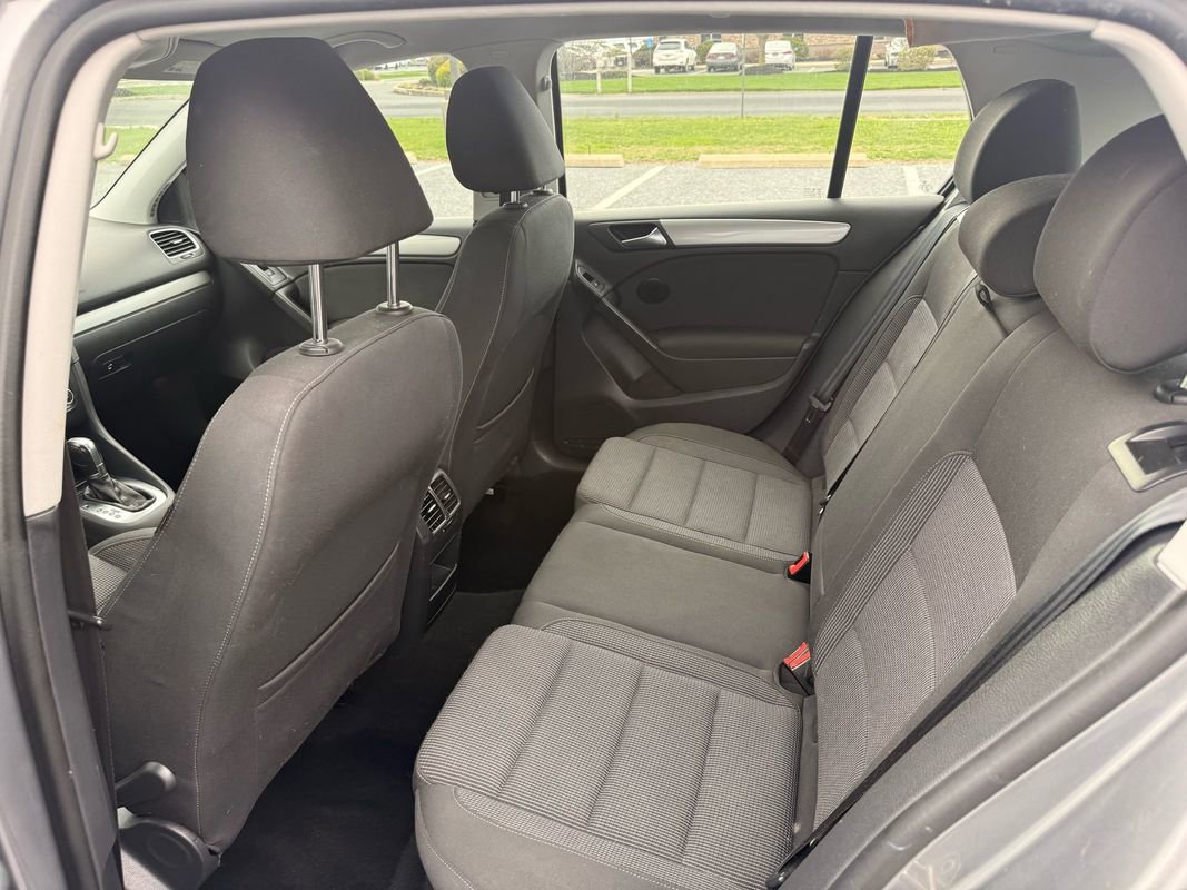 Used 2014 Volkswagen Golf TDI image 11