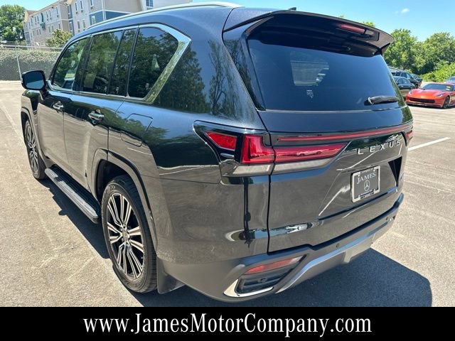 Used 2023 Lexus LX 600 4WD w/ Luxury Package image 7