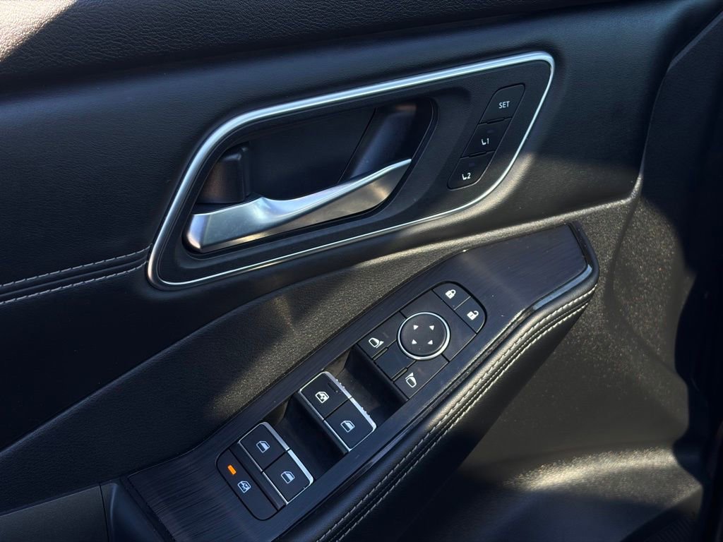 Certified 2025 Nissan Rogue Platinum w/ Platinum Premium Package image 14