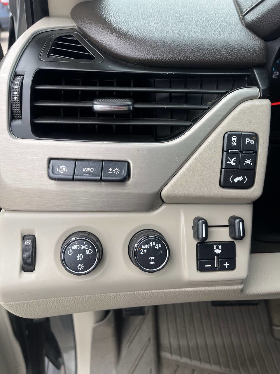 Used 2018 GMC Yukon Denali w/ Denali Ultimate Package image 23