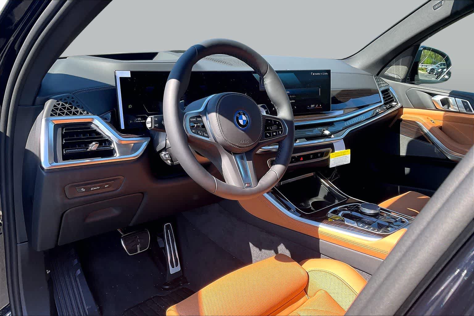 Used 2026 BMW X5 xDrive50e w/ M Sport Package AWD/4WD image 9