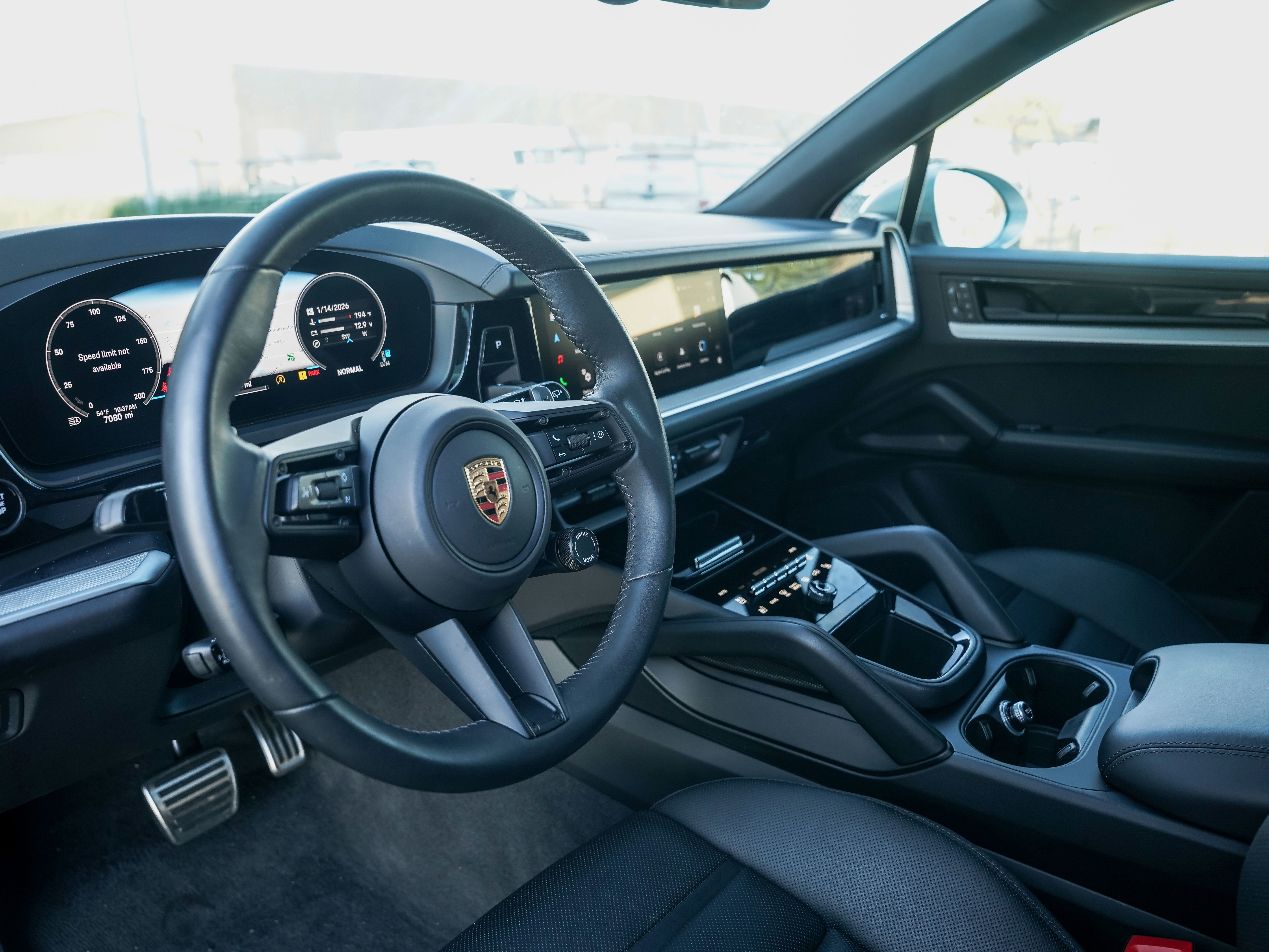 Certified 2025 Porsche Cayenne S image 4