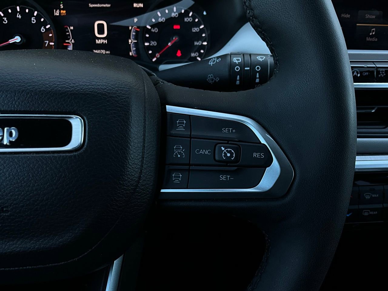 Used 2025 Jeep Compass Limited image 37