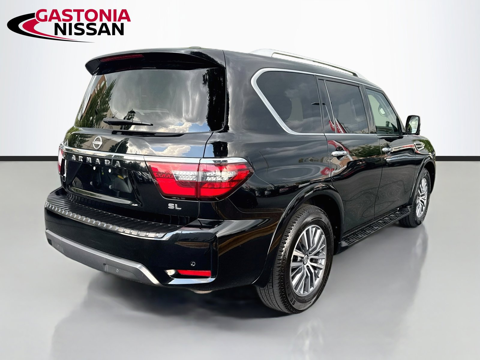 Used 2024 Nissan Armada SL w/ Captain's Chairs Package AWD/4WD image 9