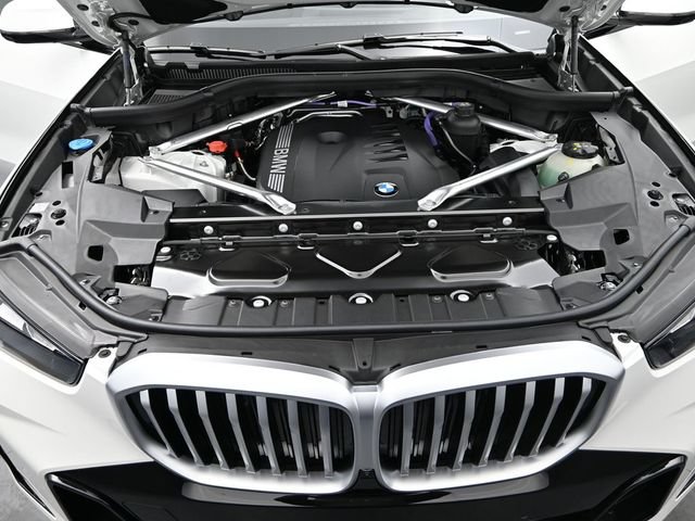Used 2026 BMW X5 xDrive40i w/ M Sport Package AWD/4WD image 18