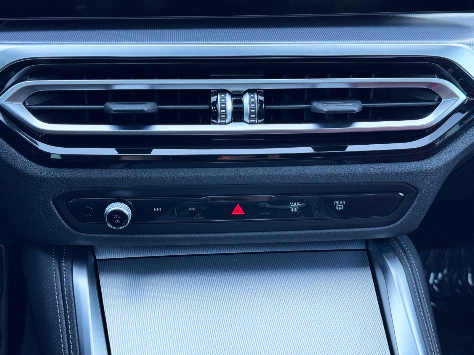 Used 2022 BMW i4 eDrive40 w/ M Sport Package image 31