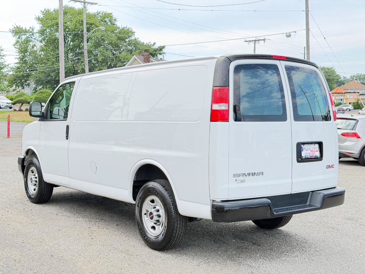 Used 2019 GMC Savana 3500 RWD image 6