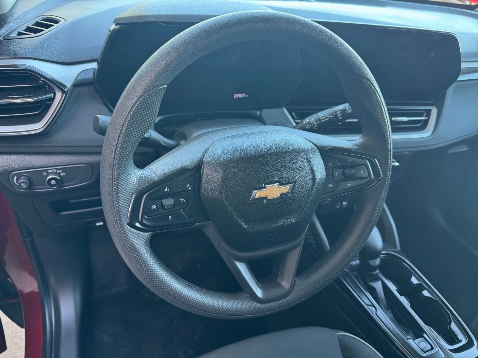 Used 2025 Chevrolet TrailBlazer LT image 28