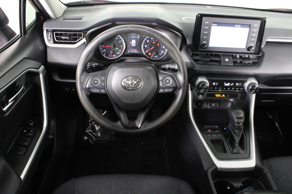 Used 2019 Toyota RAV4 XLE FWD image 6