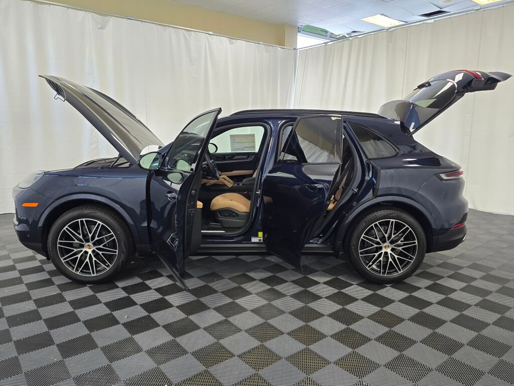 New 2025 Porsche Cayenne image 14