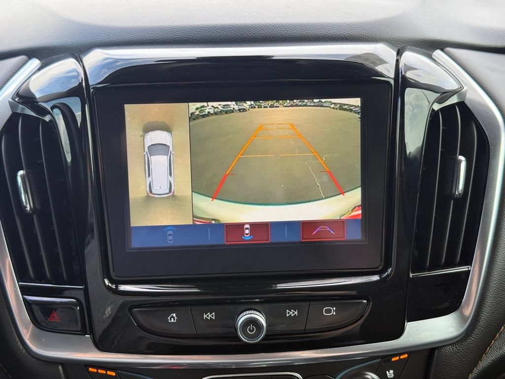Used 2019 Chevrolet Traverse Premier w/ Driver Confidence II Package FWD image 17