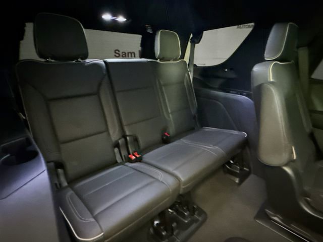 Used 2025 Chevrolet Tahoe Premier AWD/4WD image 32