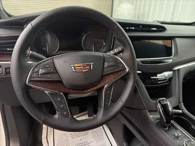 Used 2019 Cadillac XT5 Premium Luxury w/ Driver Assist Package image 18