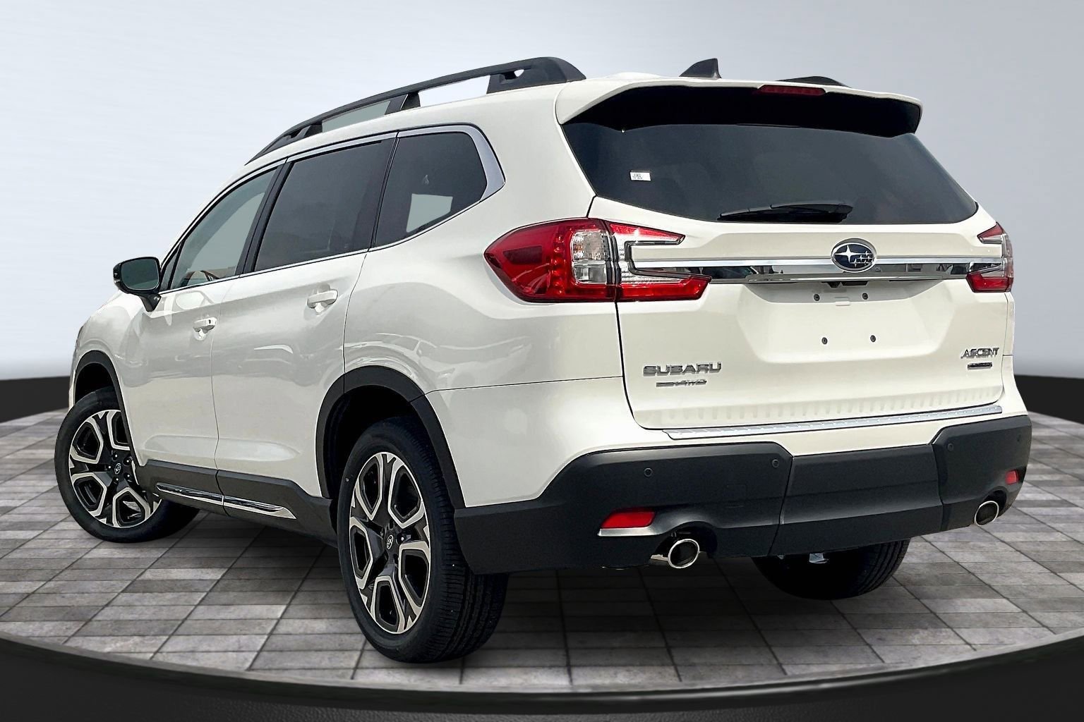 New 2026 Subaru Ascent Limited image 3