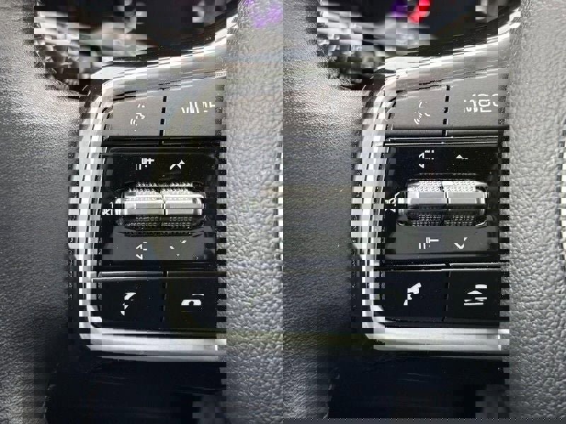 Used 2022 Kia Sorento SX image 16