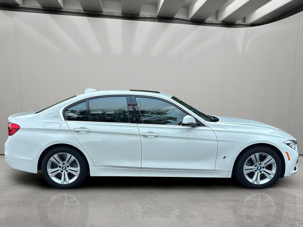 Used 2018 BMW 330e w/ Convenience Package RWD image 6