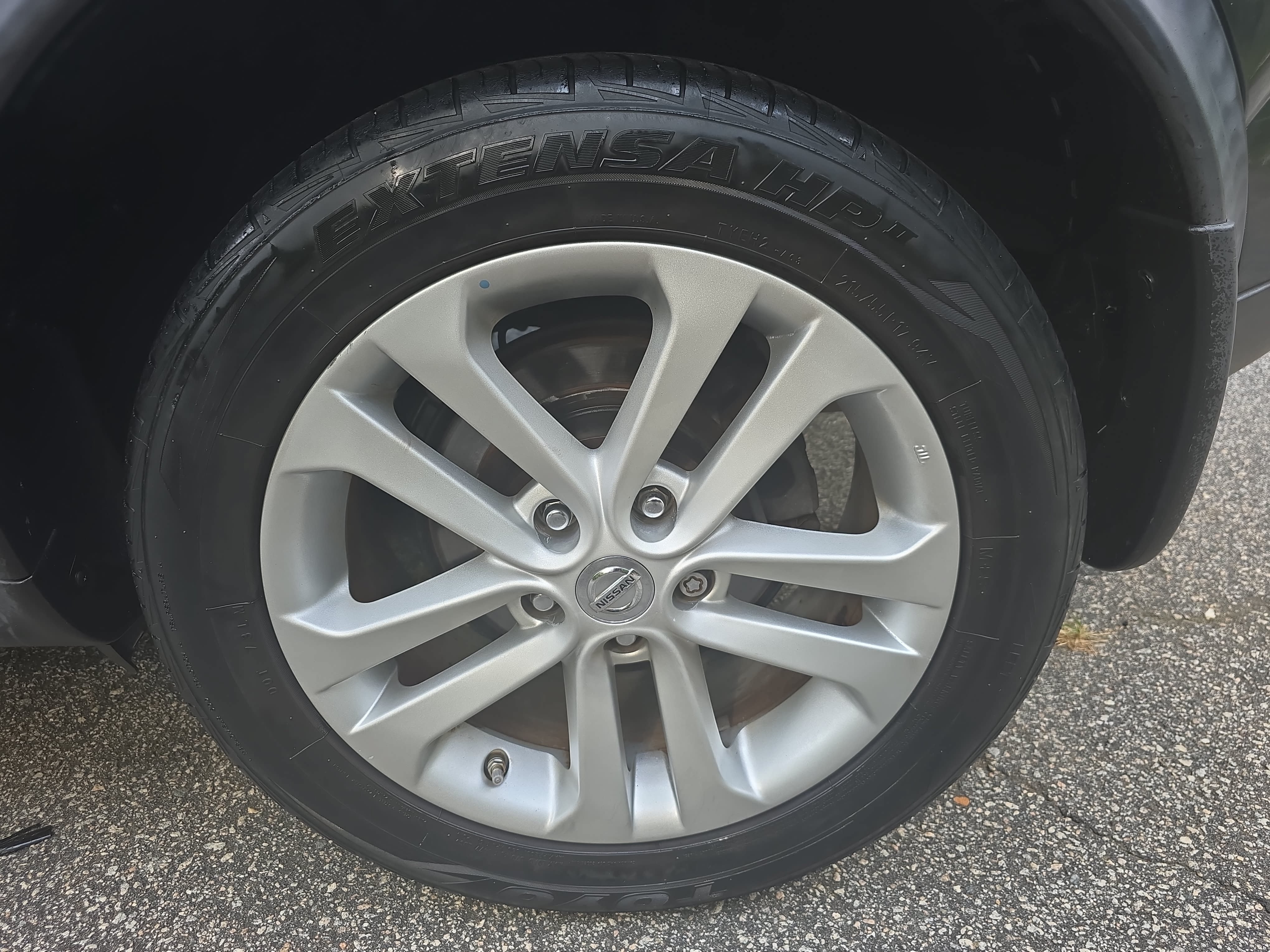 Used 2014 Nissan Juke S FWD image 33