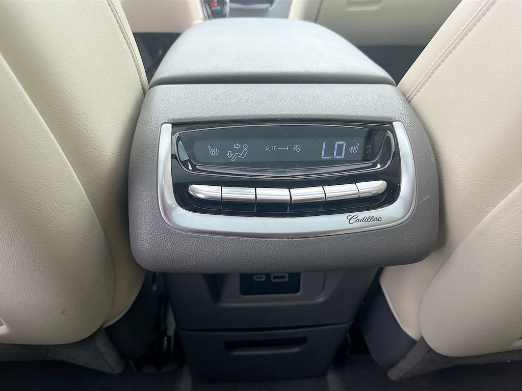Used 2024 Cadillac XT6 Premium Luxury AWD/4WD image 27