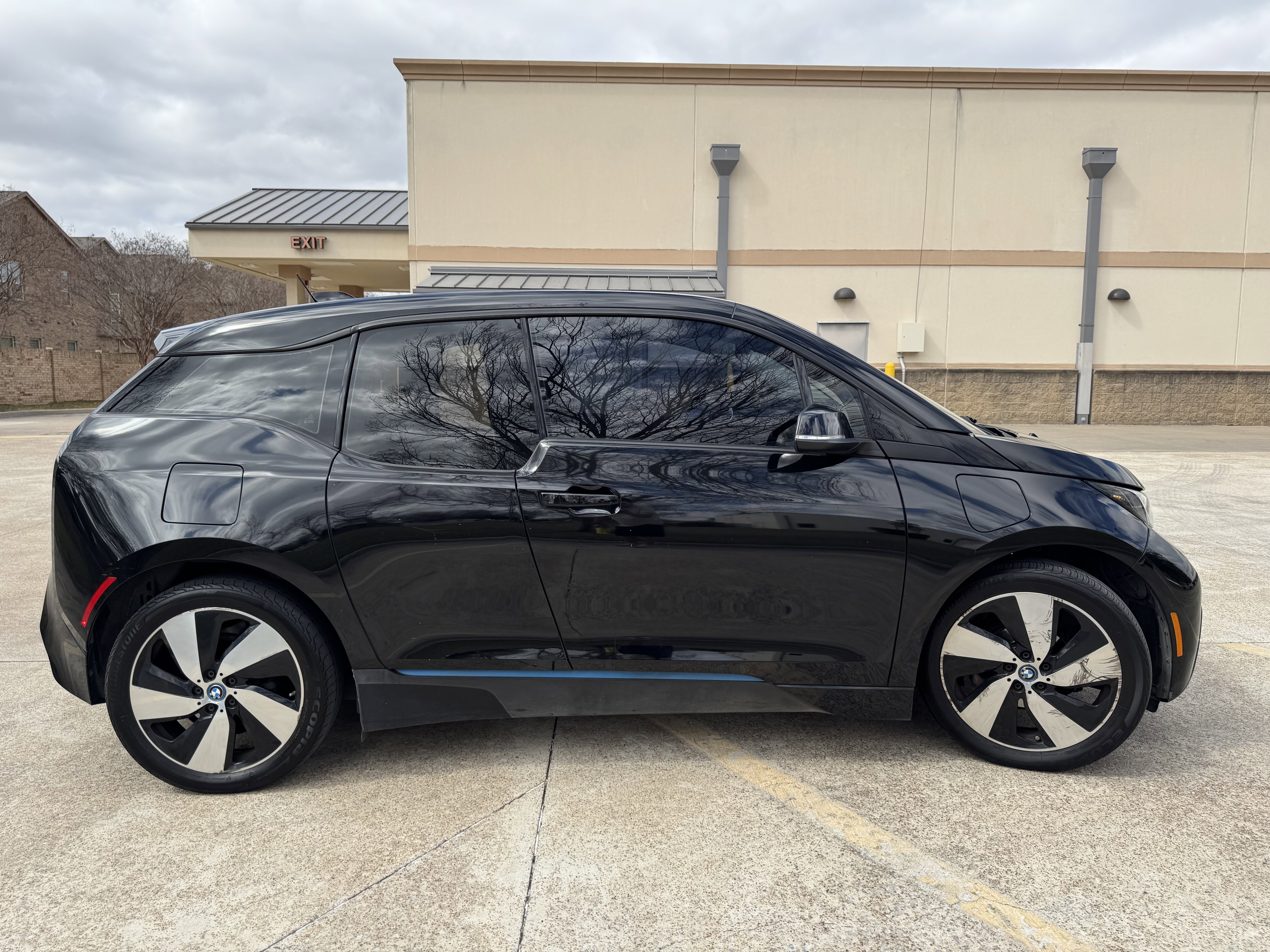 Used 2017 BMW i3 w/ Range Extender image 6