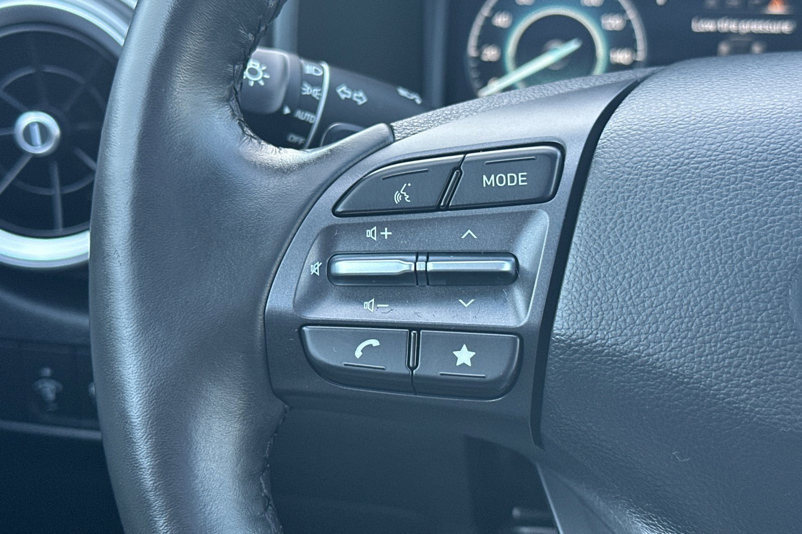 Used 2023 Hyundai Kona Limited w/ Cargo Package image 32