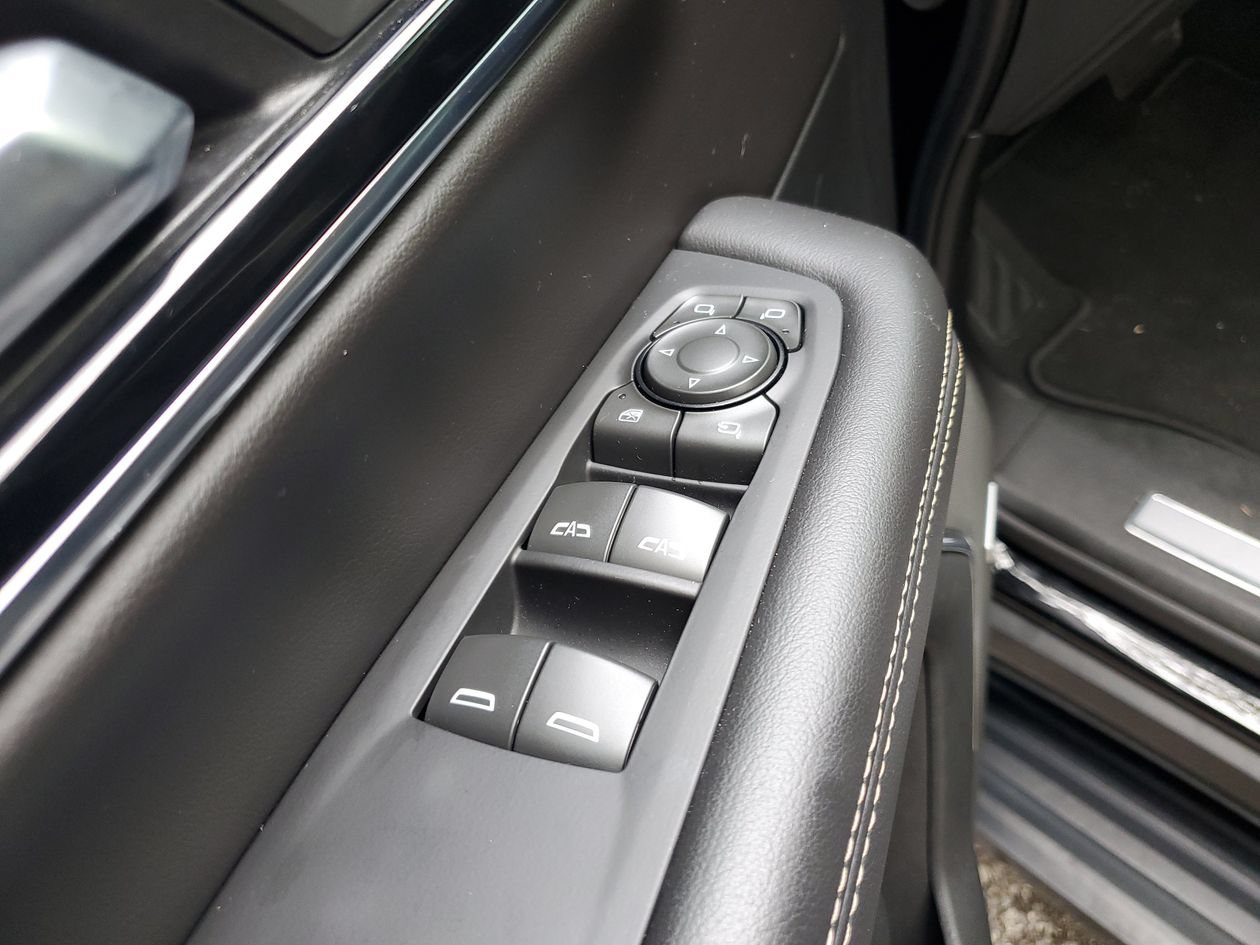 Used 2025 GMC Yukon XL Elevation RWD image 17