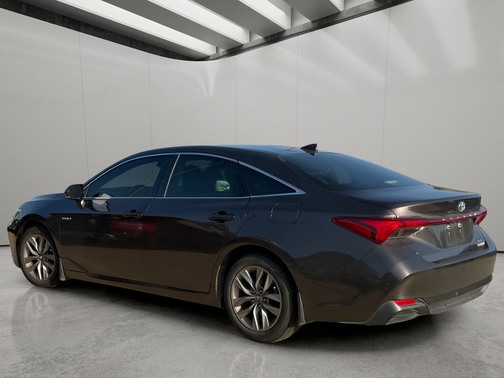 Used 2020 Toyota Avalon XLE w/ Moonroof Package FWD image 3