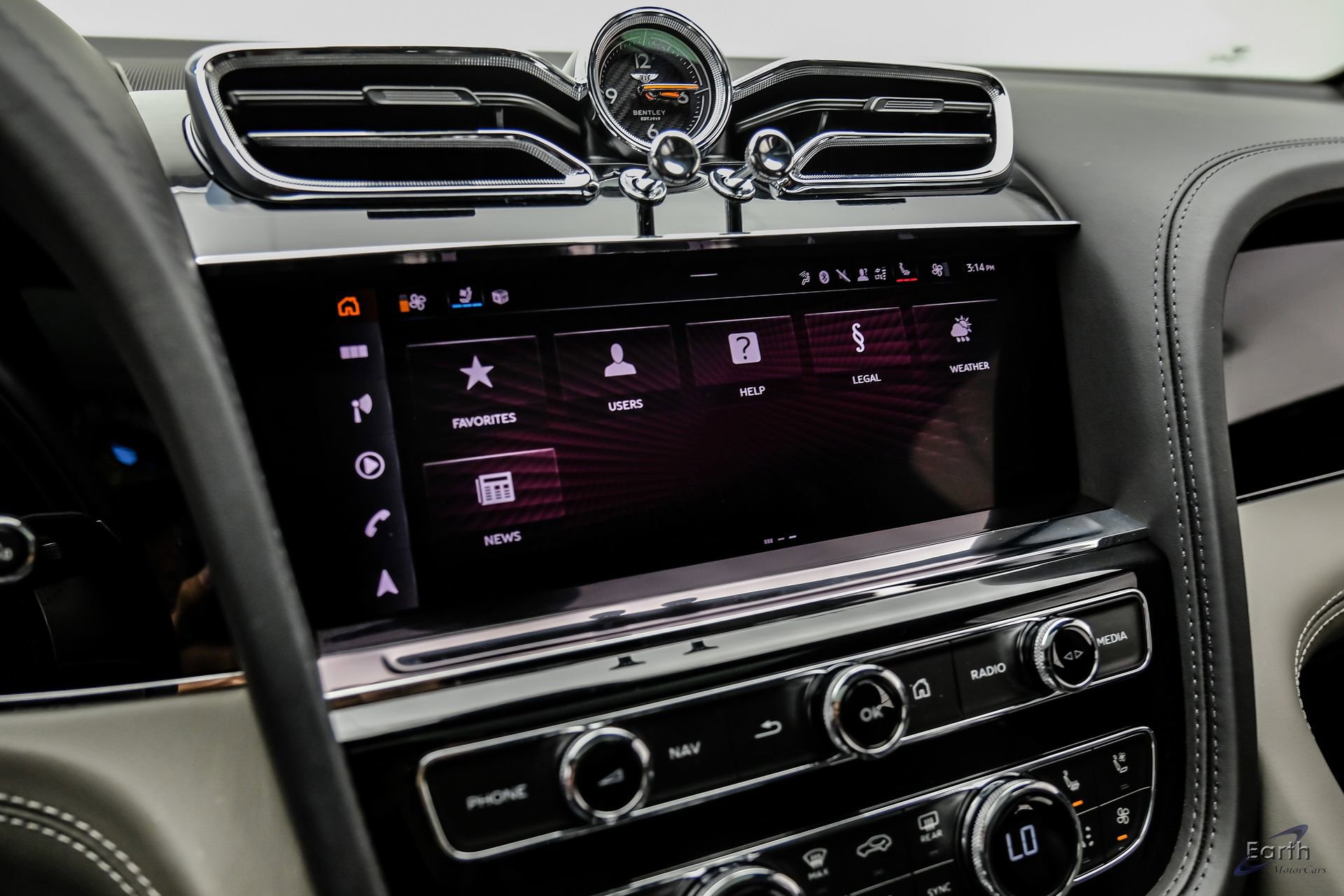 Used 2022 Bentley Bentayga AWD/4WD image 78