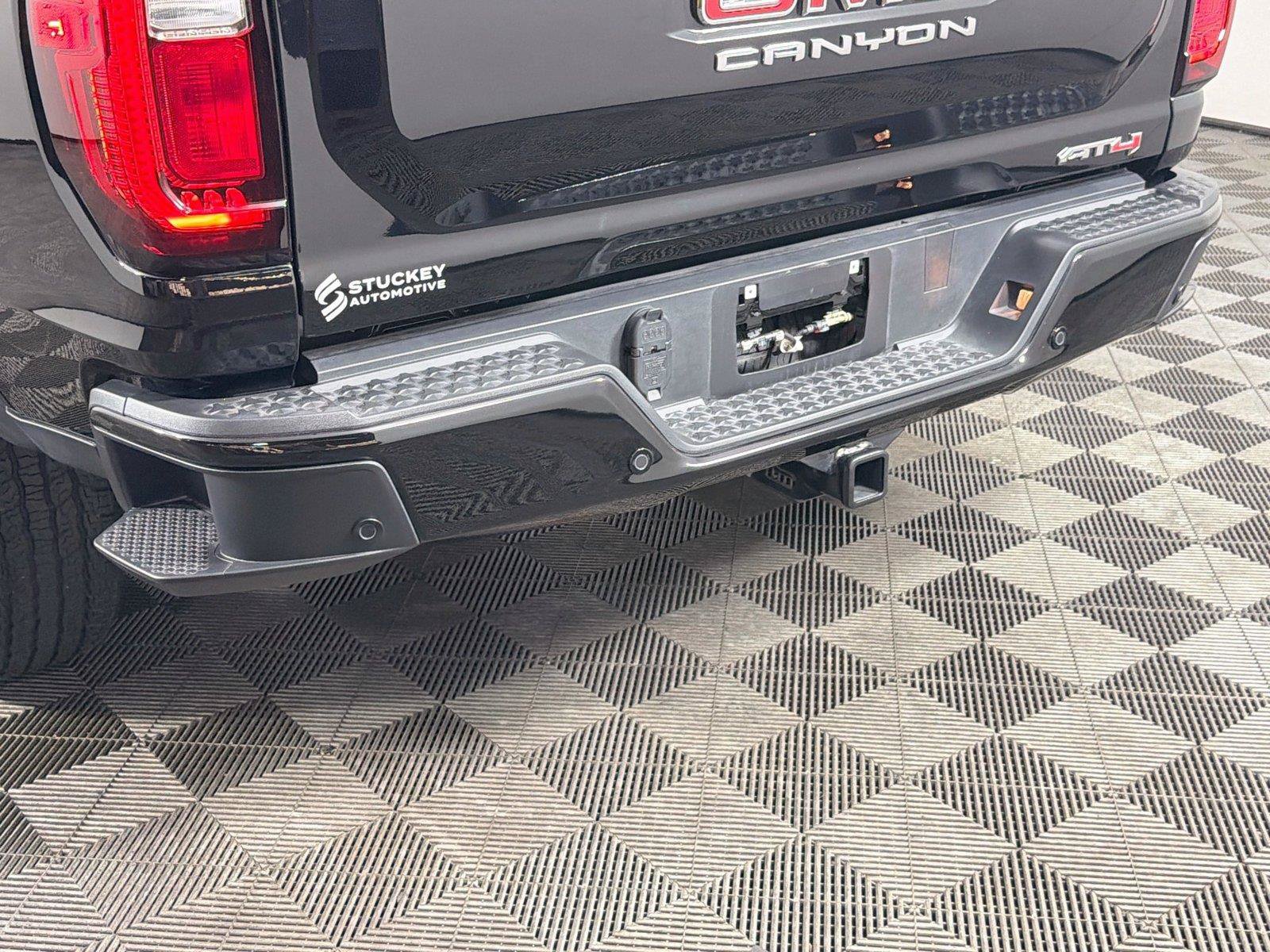 Used 2025 GMC Canyon AT4 w/ Technology Plus Package AWD/4WD image 41