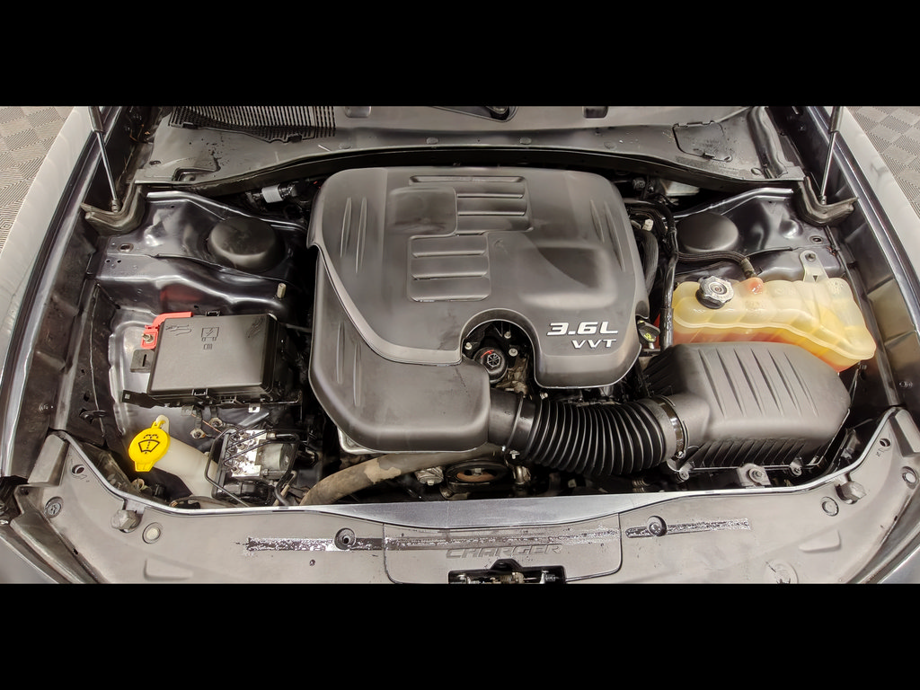 Used 2018 Dodge Charger SXT RWD image 47