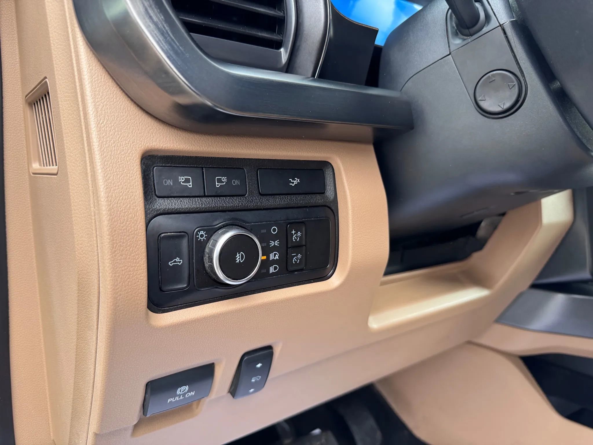 Used 2023 Ford F250 Lariat w/ Chrome Package image 26