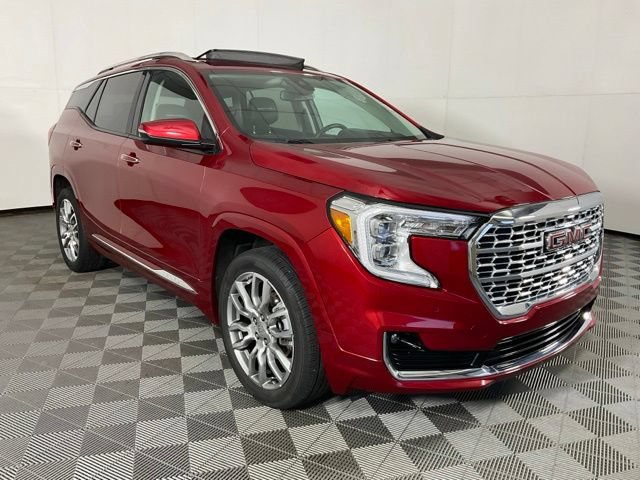 Used 2023 GMC Terrain Denali AWD/4WD image 3