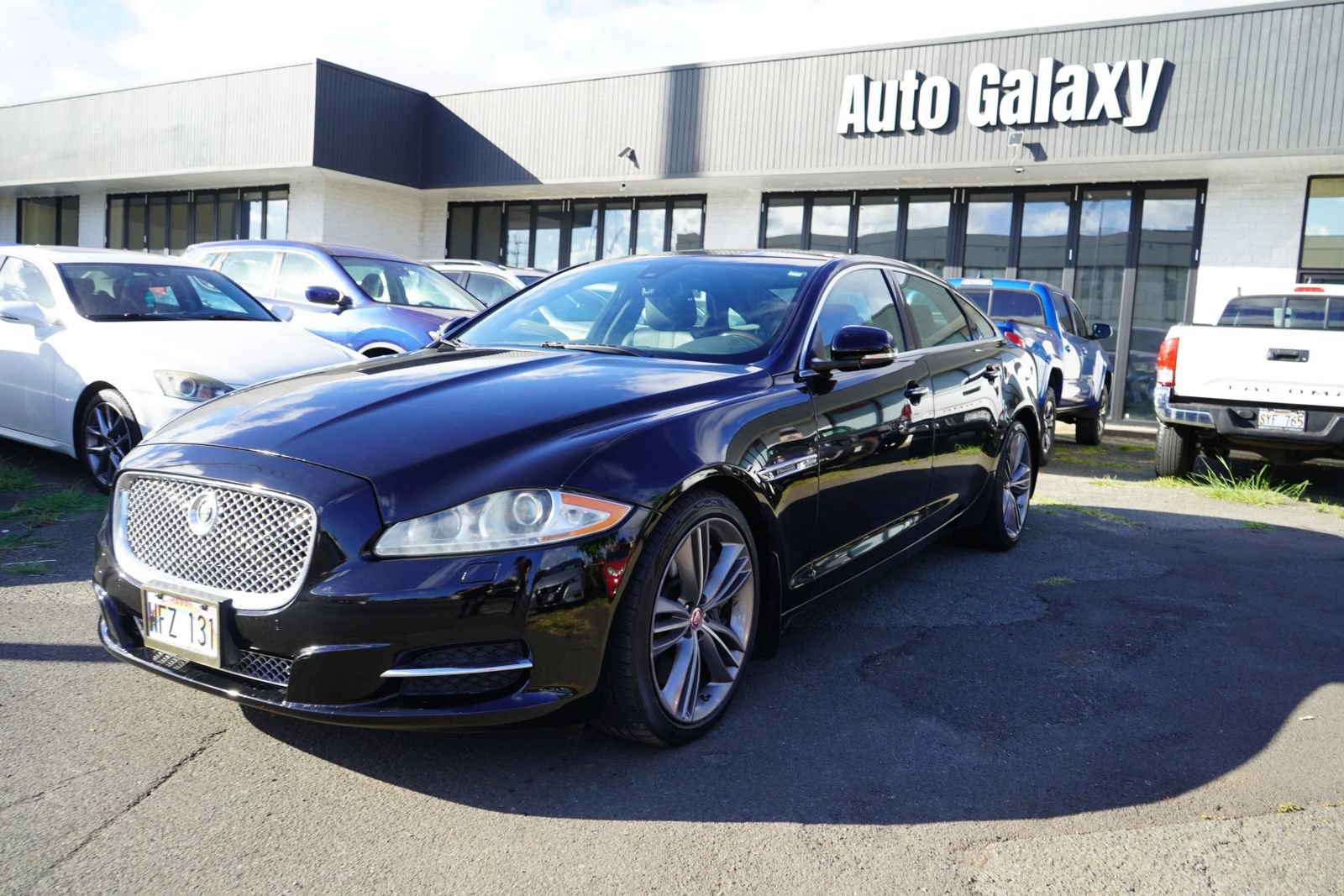Used 2011 Jaguar XJ L Supersport RWD image 4