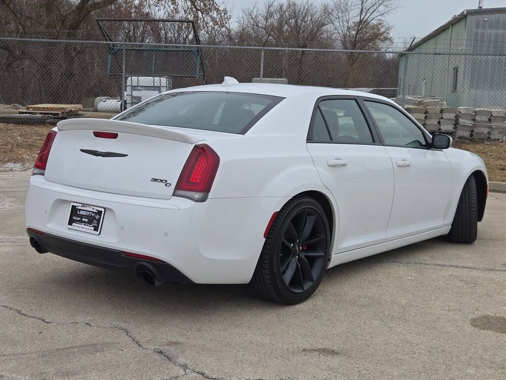 Used 2023 Chrysler 300 C image 11
