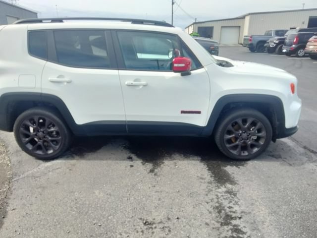Used 2023 Jeep Renegade Latitude AWD/4WD image 7
