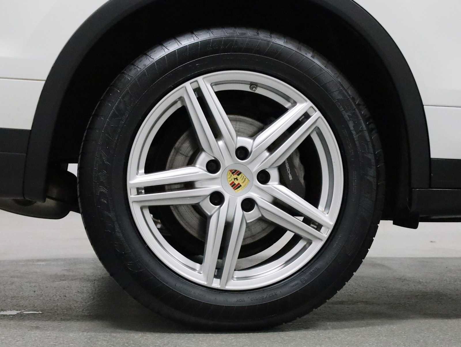 Used 2016 Porsche Cayenne AWD/4WD image 38