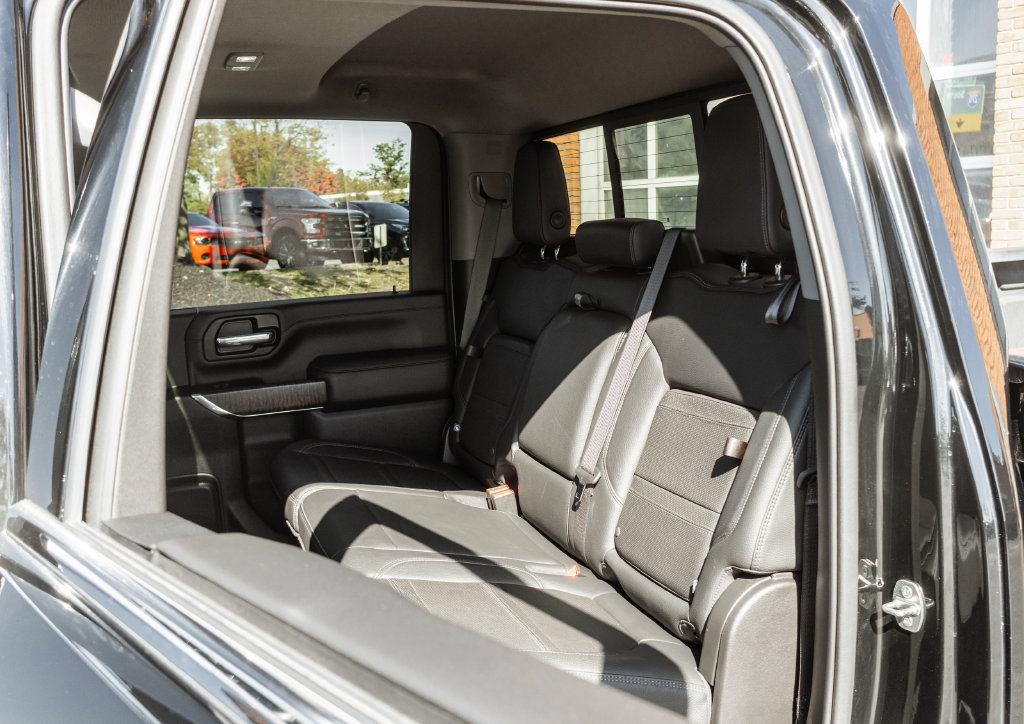 Used 2023 GMC Sierra 3500 Denali AWD/4WD image 30