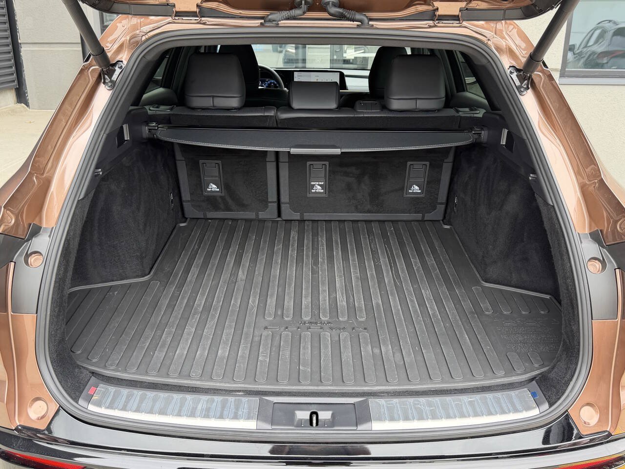 Used 2025 Toyota Crown Signia AWD/4WD image 32