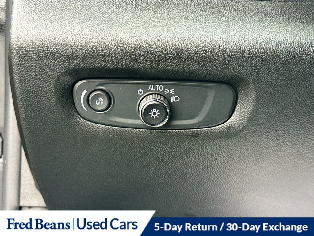 Used 2023 Chevrolet Traverse RS AWD/4WD image 12